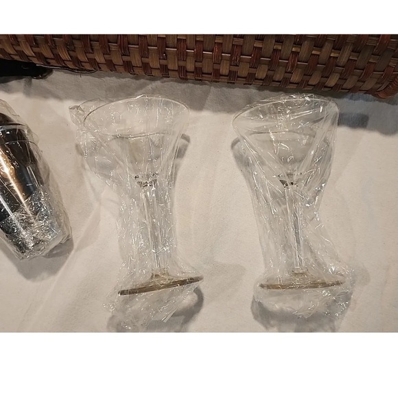Vintage Grey Goose Vodka Picnic Basket  Set Martini Glasses and Shaker - Picture 5 of 9